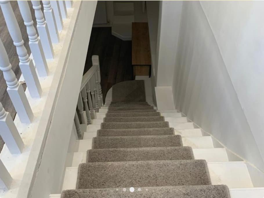 לונדון Stunning 3Br Maisonette In Brixton מראה חיצוני תמונה