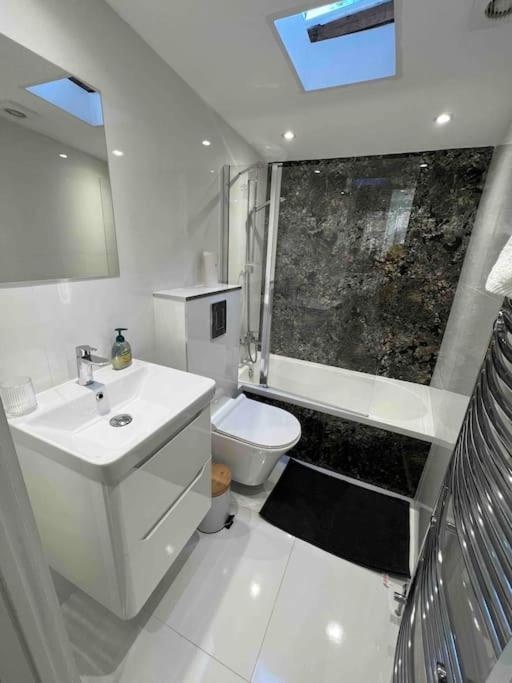 לונדון Stunning 3Br Maisonette In Brixton מראה חיצוני תמונה