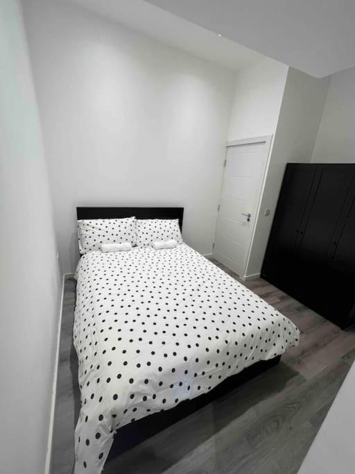 לונדון Stunning 3Br Maisonette In Brixton מראה חיצוני תמונה