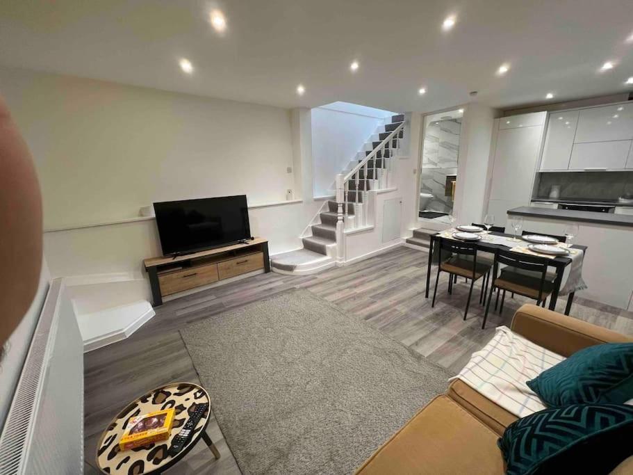 לונדון Stunning 3Br Maisonette In Brixton מראה חיצוני תמונה
